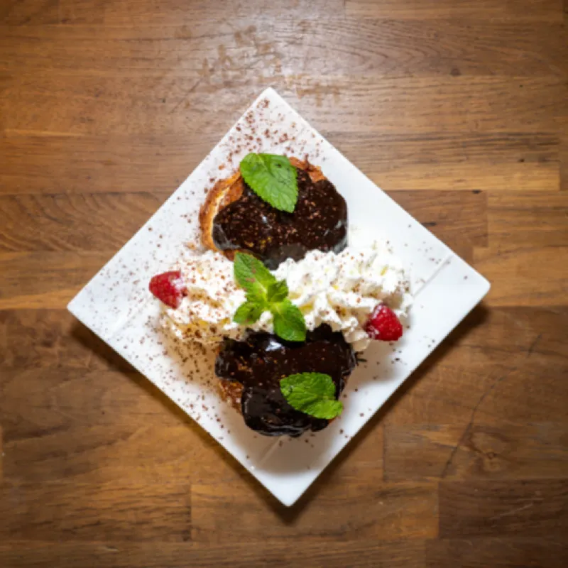 Profiteroles et coupes de glaces, Chez Magda