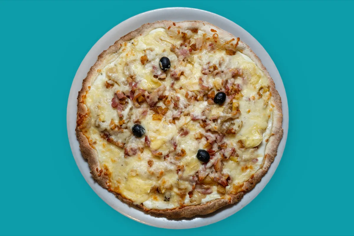 Pizza Tartiflette, pâte fine, Chez Magda